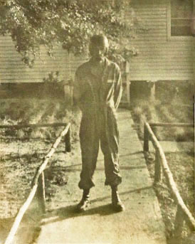 T-5 Brad Hinchliff, in jumpgear-1942